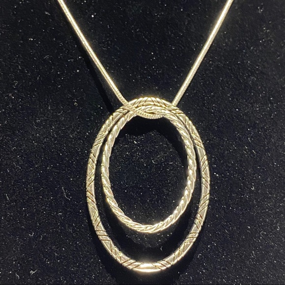 Silver Toned Modern Chunky Lady Gaga Love Necklace - Picture 3 of 6